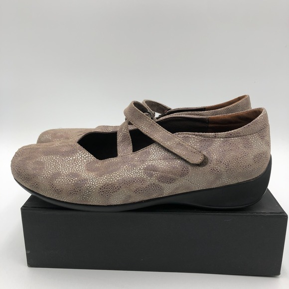 Wolky 9.5-10.5 Beige Snake Embossed Leather CrissCross Comfort Mary Janes Shoes - Picture 5 of 11